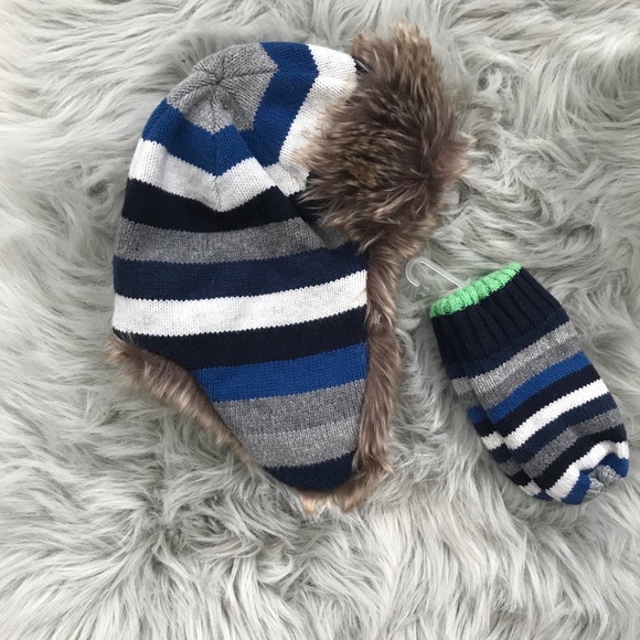baby trapper hat and mittens